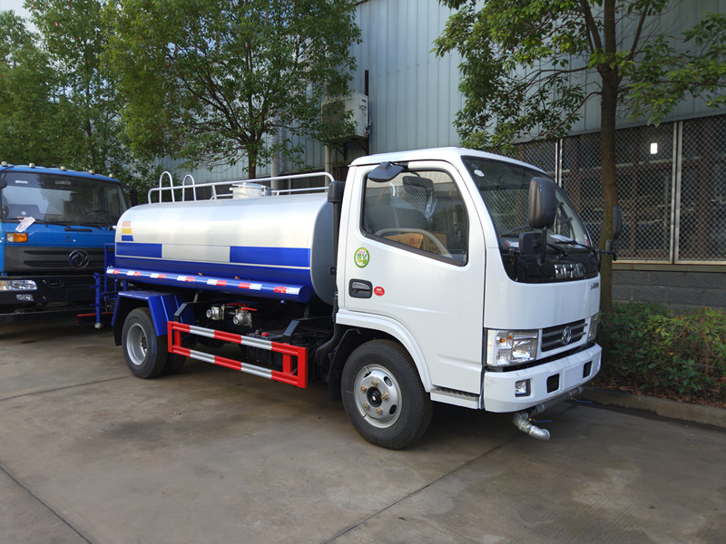 8噸灑水車價格-8方灑水車銷售-8噸灑水車廠家直銷,程力集團 8噸灑水車價格-8方灑水車銷售-8噸灑水車廠家直銷,程力集團