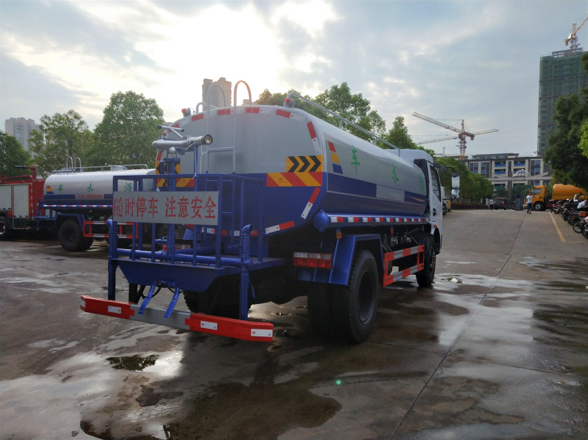 池州市灑水車(chē)廠家直銷(xiāo) 池州市灑水車(chē)廠家直銷(xiāo)