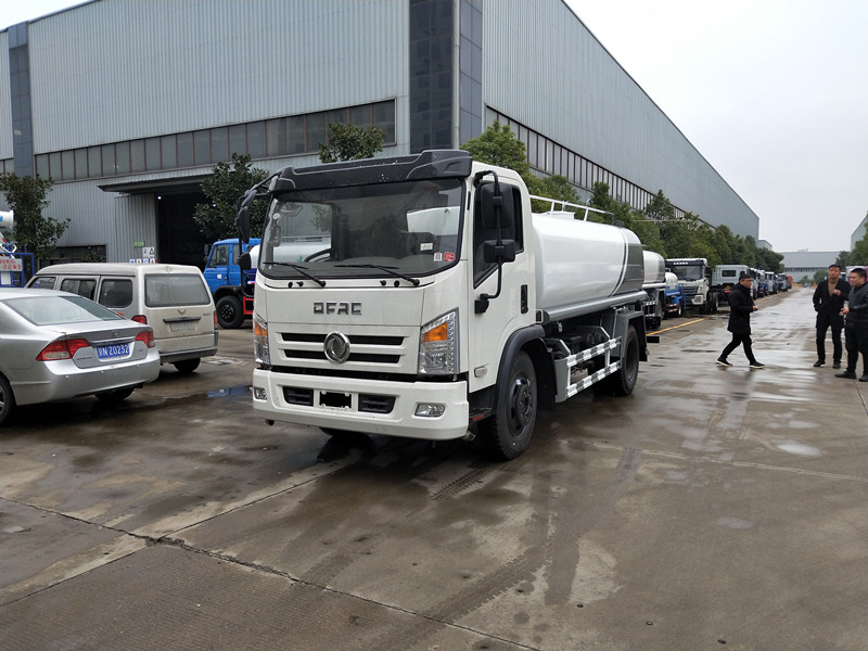 10噸綠化噴灑噴藥車(chē)-灑水車(chē)廠(chǎng)家價(jià)格報(bào)價(jià)-湖北程力集團(tuán) 10噸綠化噴灑噴藥車(chē)-灑水車(chē)廠(chǎng)家價(jià)格報(bào)價(jià)-湖北程力集團(tuán)