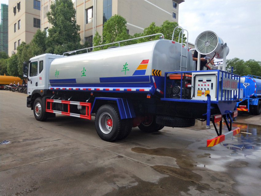 霧泡灑水車廠家 霧泡灑水車廠家