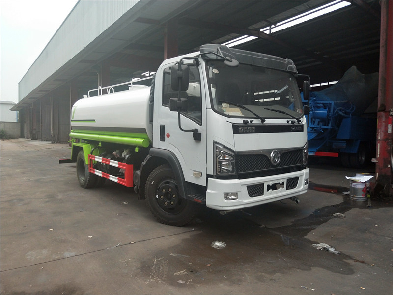 東風(fēng)多利卡灑水車(chē) 東風(fēng)多利卡灑水車(chē)