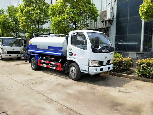 東風(fēng)多利卡5噸灑水車價(jià)格-湖北程力 東風(fēng)多利卡5噸灑水車價(jià)格-湖北程力