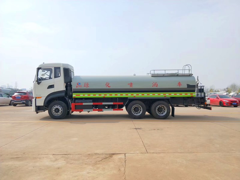 五、國六東風(fēng)天龍后雙橋20噸灑水車管路系統(tǒng): 由管道、四位三通球閥、直通球閥、過濾網(wǎng)、出水口(前沖后灑、側(cè)噴;高位側(cè)花灑;后工作平臺(tái),帶綠化灑水高炮)組成。 五、國六東風(fēng)天龍后雙橋20噸灑水車管路系統(tǒng): 由管道、四位三通球閥、直通球閥、過濾網(wǎng)、出水口(前沖后灑、側(cè)噴;高位側(cè)花灑;后工作平臺(tái),帶綠化灑水高炮)組成。