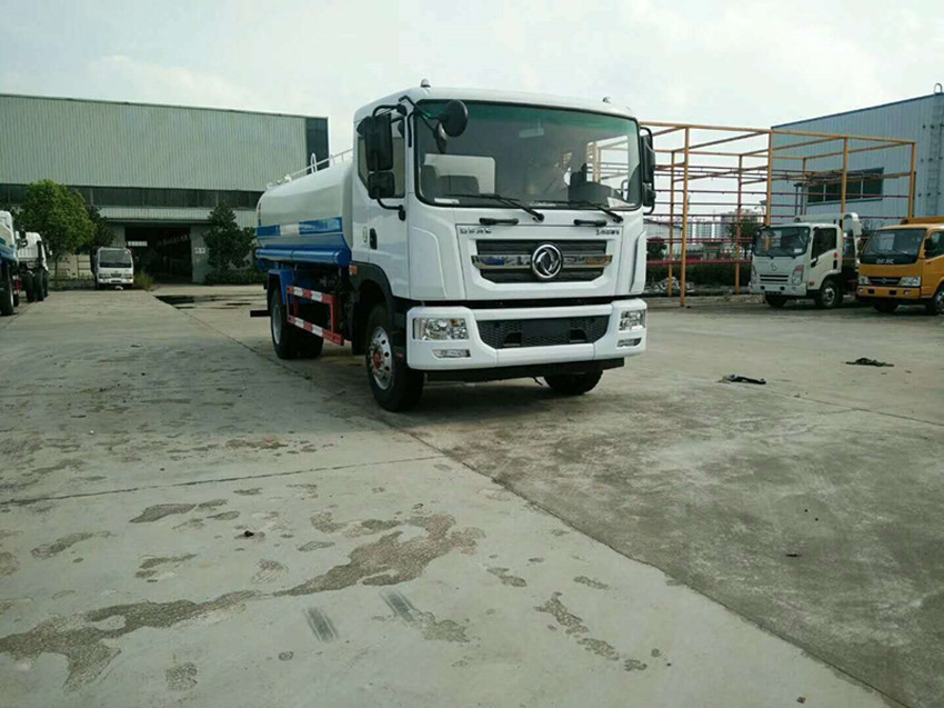 東風(fēng)15噸灑水車(chē)專(zhuān)用配置-灑水車(chē)-東風(fēng)15噸灑水車(chē)廠家直銷(xiāo) 東風(fēng)15噸灑水車(chē)專(zhuān)用配置-灑水車(chē)-東風(fēng)15噸灑水車(chē)廠家直銷(xiāo)