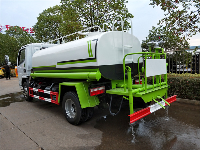 5噸灑水車 5噸灑水車