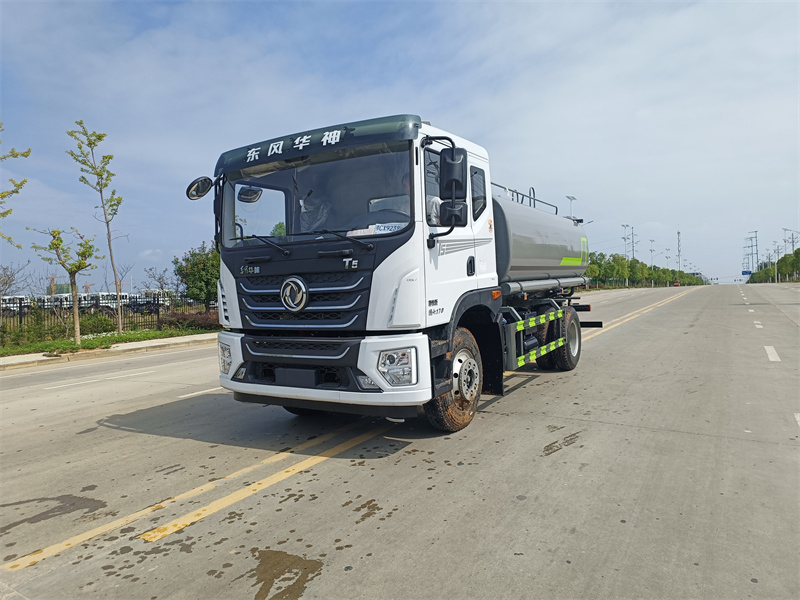 建筑工地專用灑水車:提升工地環(huán)境質(zhì)量的必備設(shè)備 建筑工地專用灑水車:提升工地環(huán)境質(zhì)量的必備設(shè)備